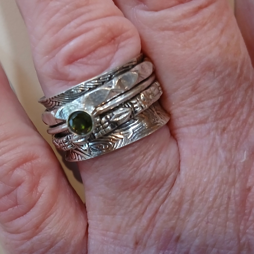 🍁925 Sterling Silver Spin Ring w/ Peridot Accent🍁 - Picture 5 of 8